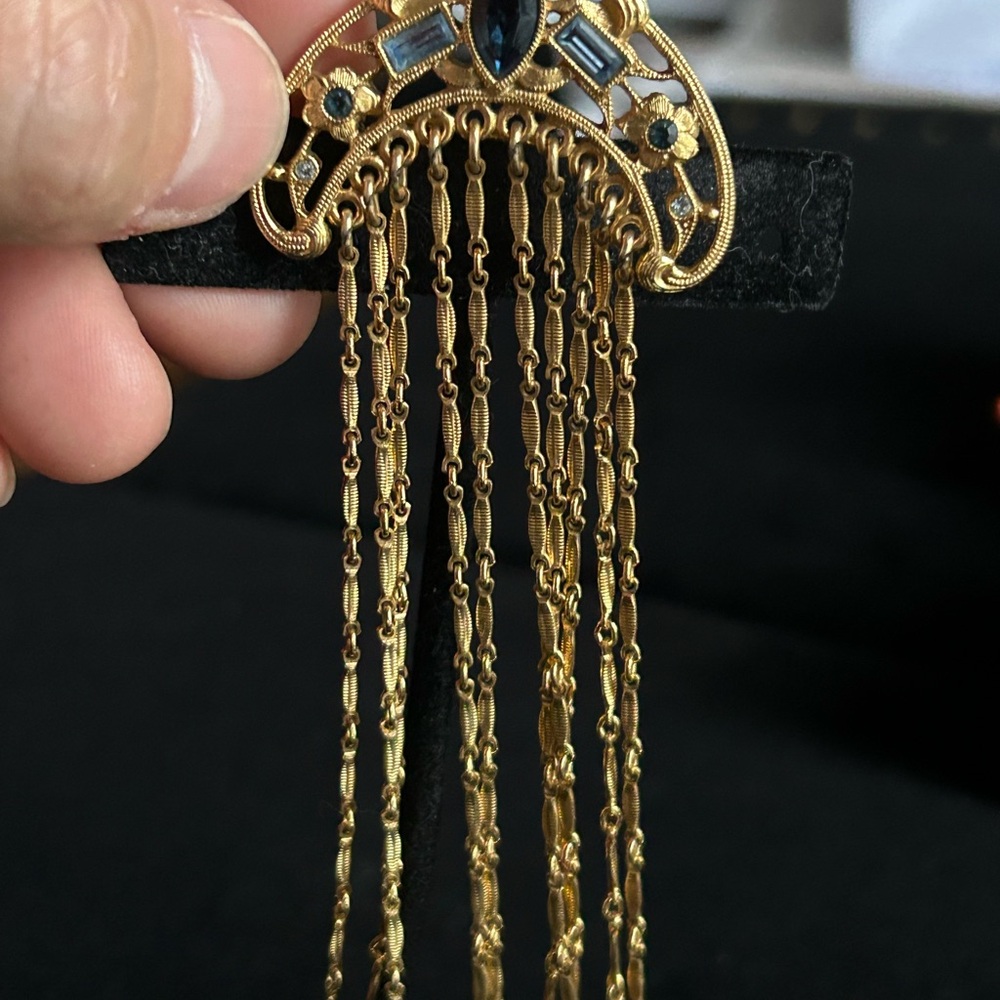 Elegant Gold and Black Chain Dangle Hair Accessory